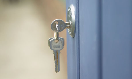 A-key-in-a-door-lock-007.jpg