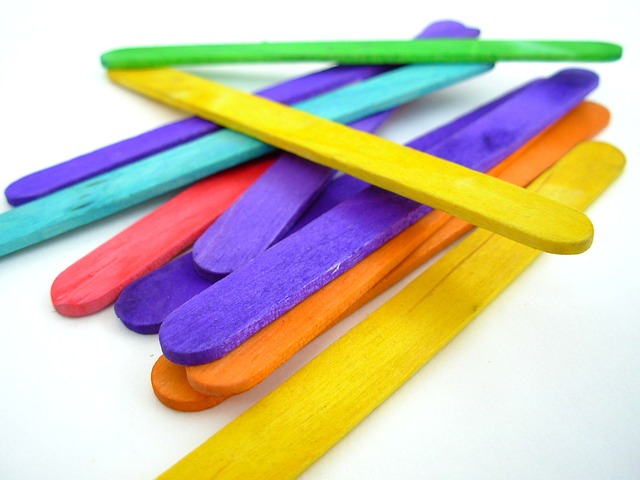 popsicle-sticks-350084_640.jpg