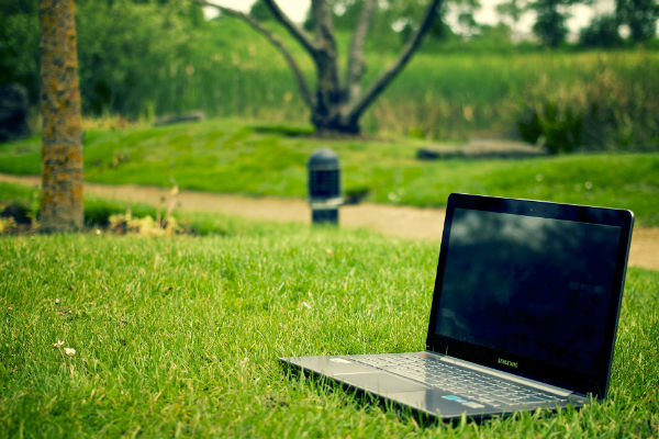 Comment travailler dehors avec un ordinateur