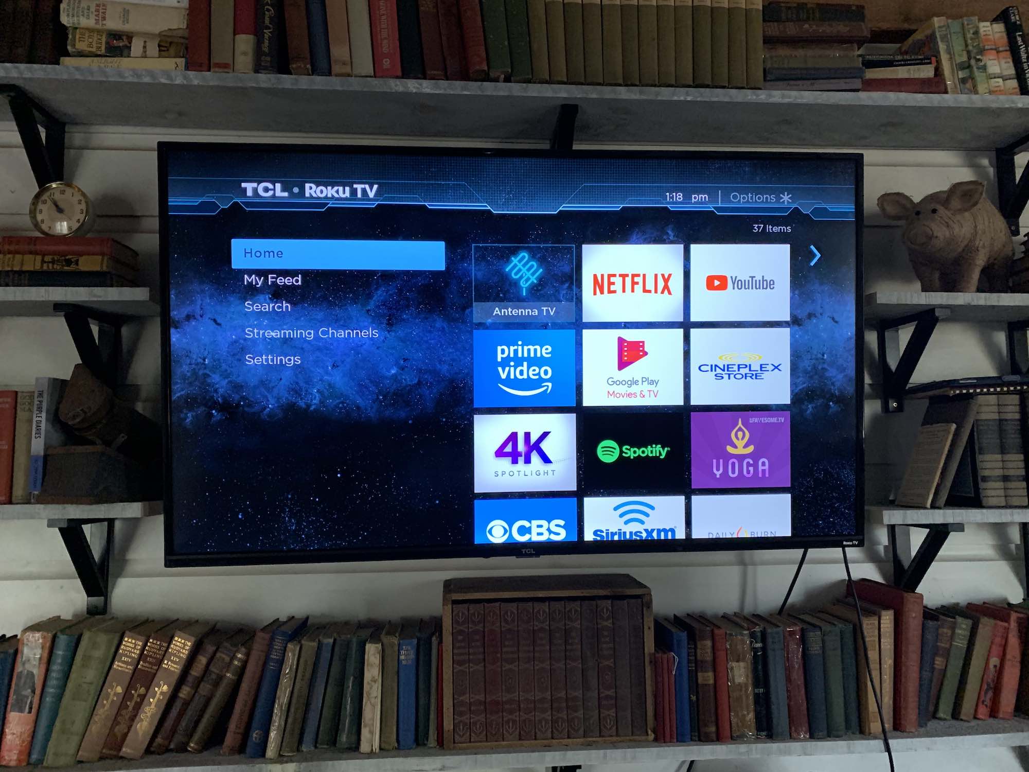 Évaluation du téléviseur intelligent Roku HDR UHD 4K série 4 de 55 po de TCL