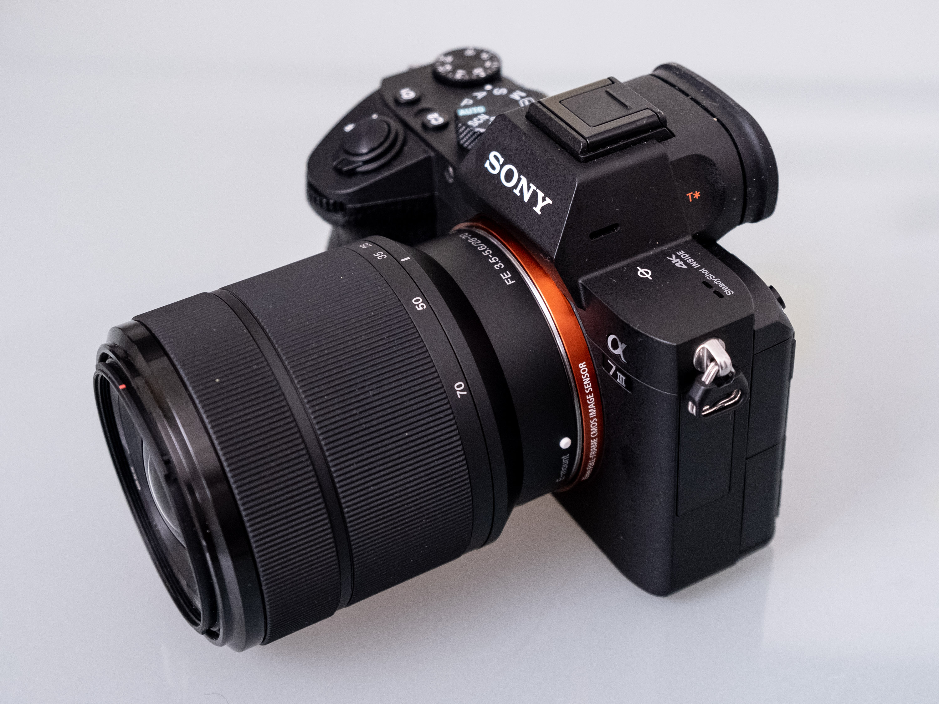 L’a7 III de Sony avec l’objectif OSS FE 20-70mm f/3,5-5,6