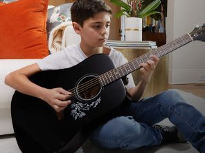 La guitare idéale pour votre enfant