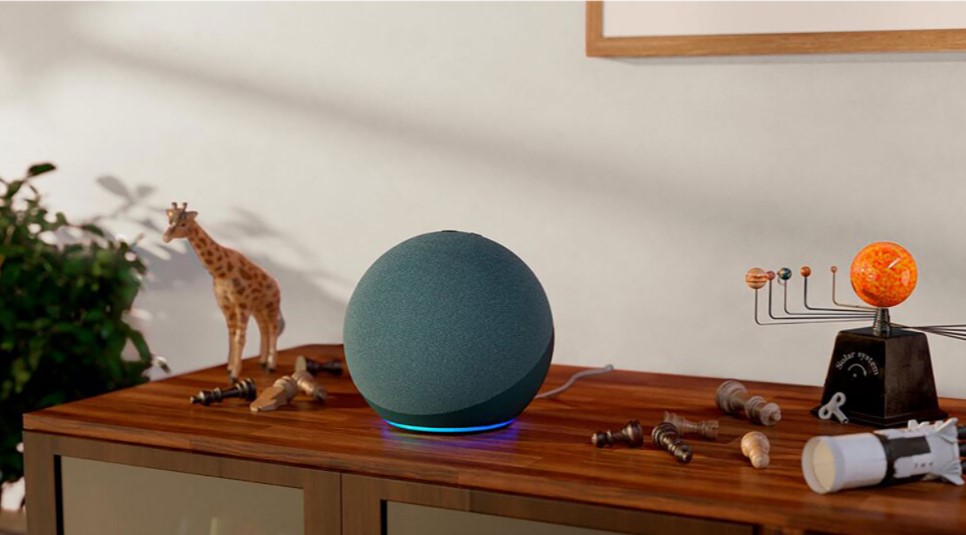 Concentrateur de maison intelligente Amazon Echo (4e génération) avec Alexa
