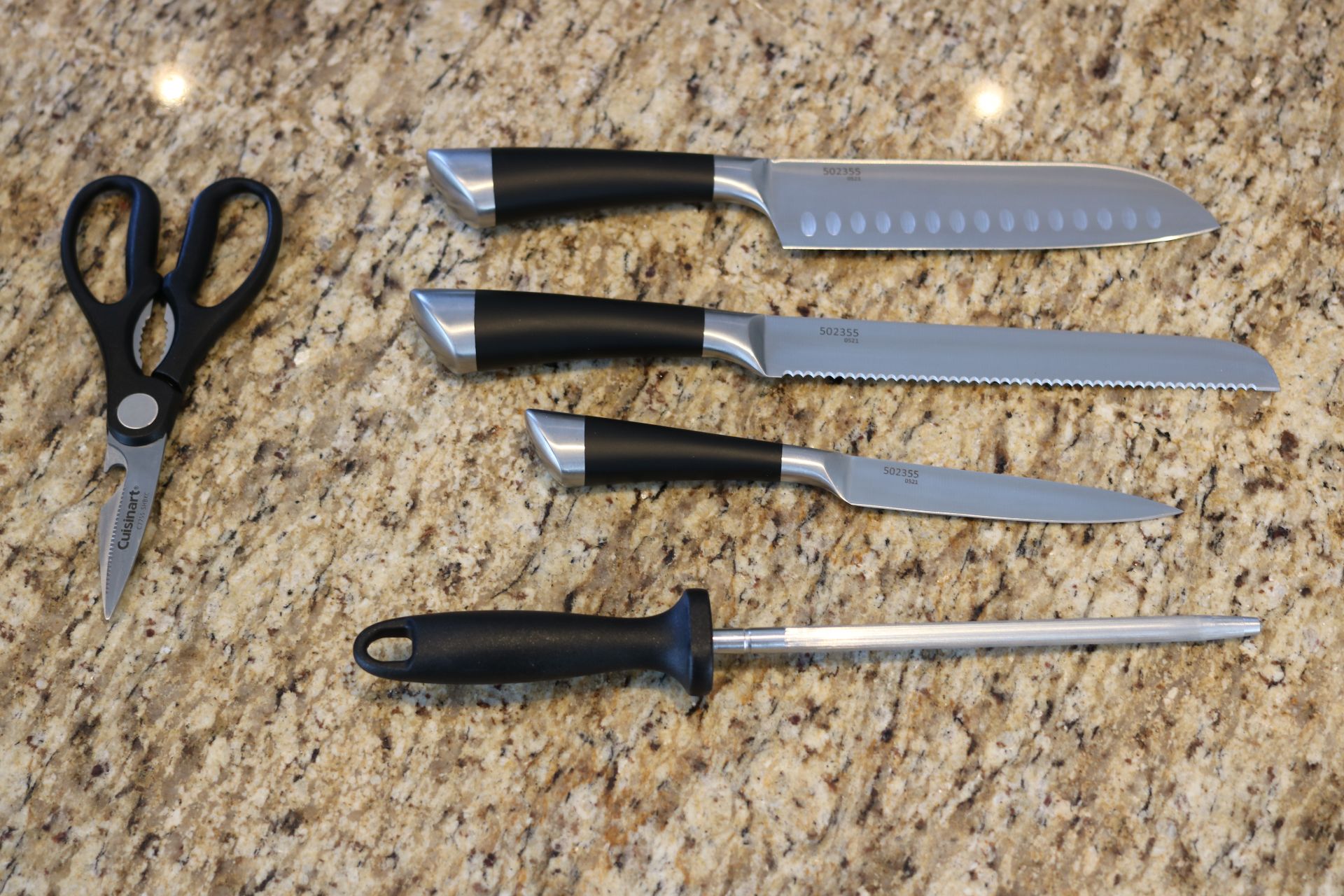Couteau Santoku, couteau à pain, couteau à légume, ciseaux, fusil Cuisinart