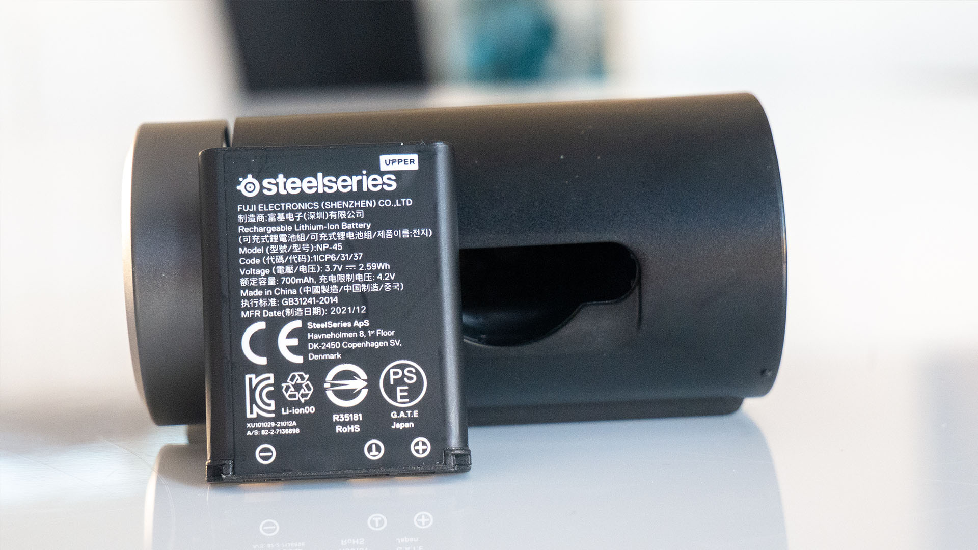 Image of battery system of Steelseries Artics Nova Pro headset
