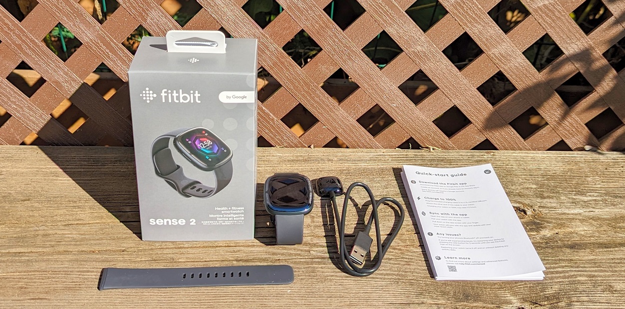 ouverture de la boite de la Montre intelligente Sense 2 de Fitbit
