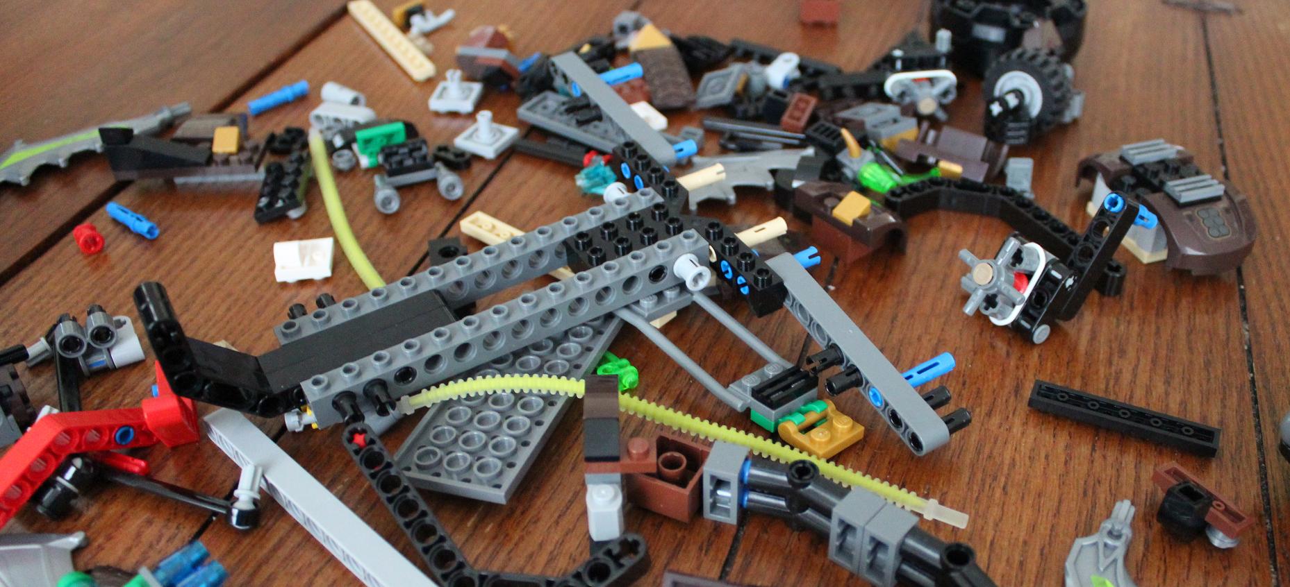 Lego chima pieces.jpg