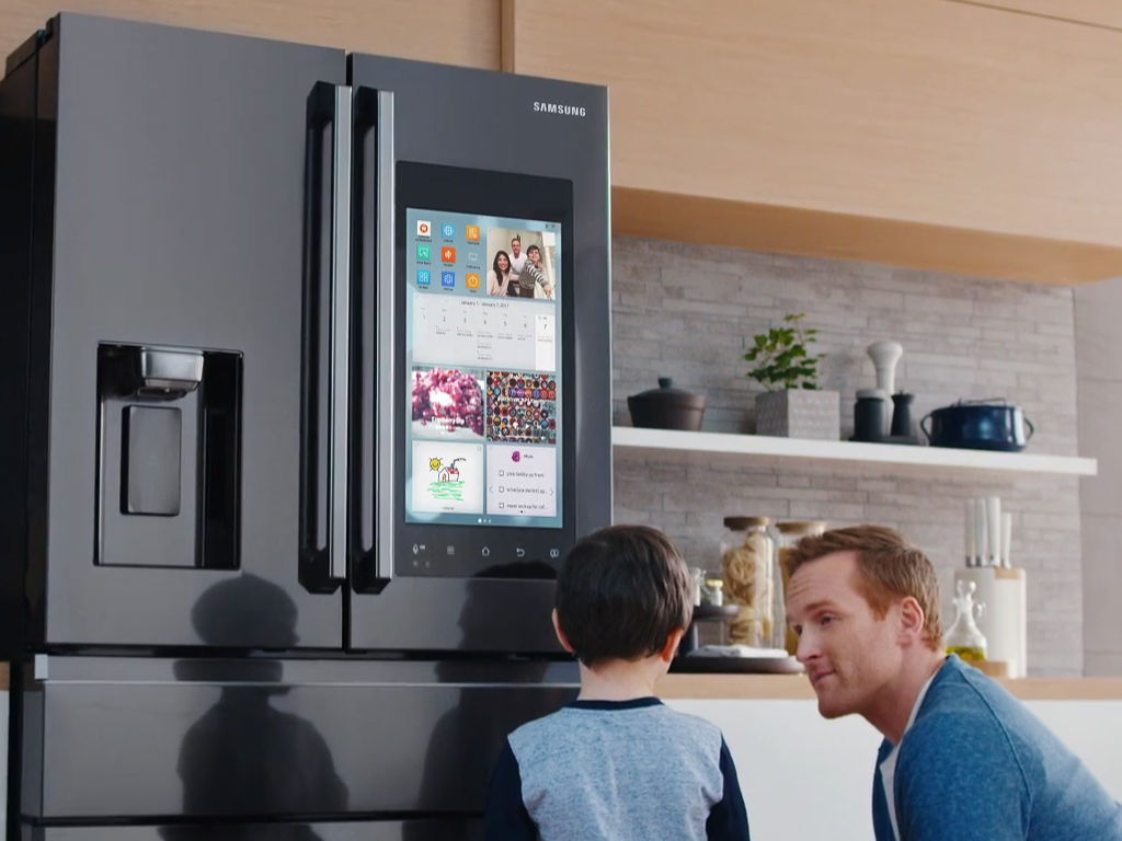 CES 2017] Family Hub 2.0, le nouveau frigo de Samsung qui parle et