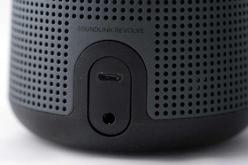 haut-parleur Bluetooth Bose Soundlink Revolve+ port auxiliaire port microUSB