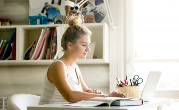 Personnalisez votre chambre d’étudiant avec du mobilier coloré