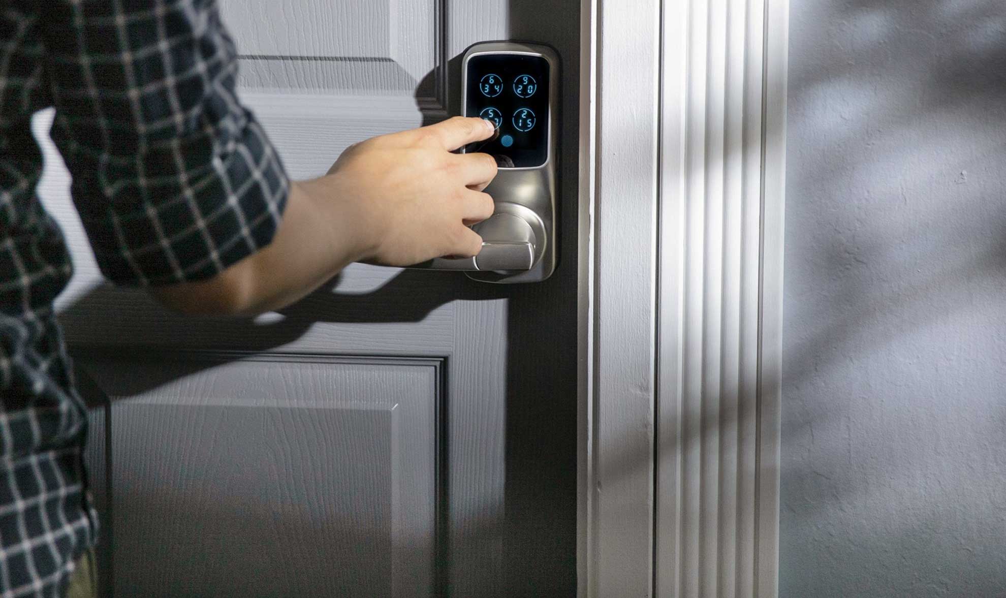 Aperçu de la serrure intelligente Secure Plus de Lockly Blogue Best Buy