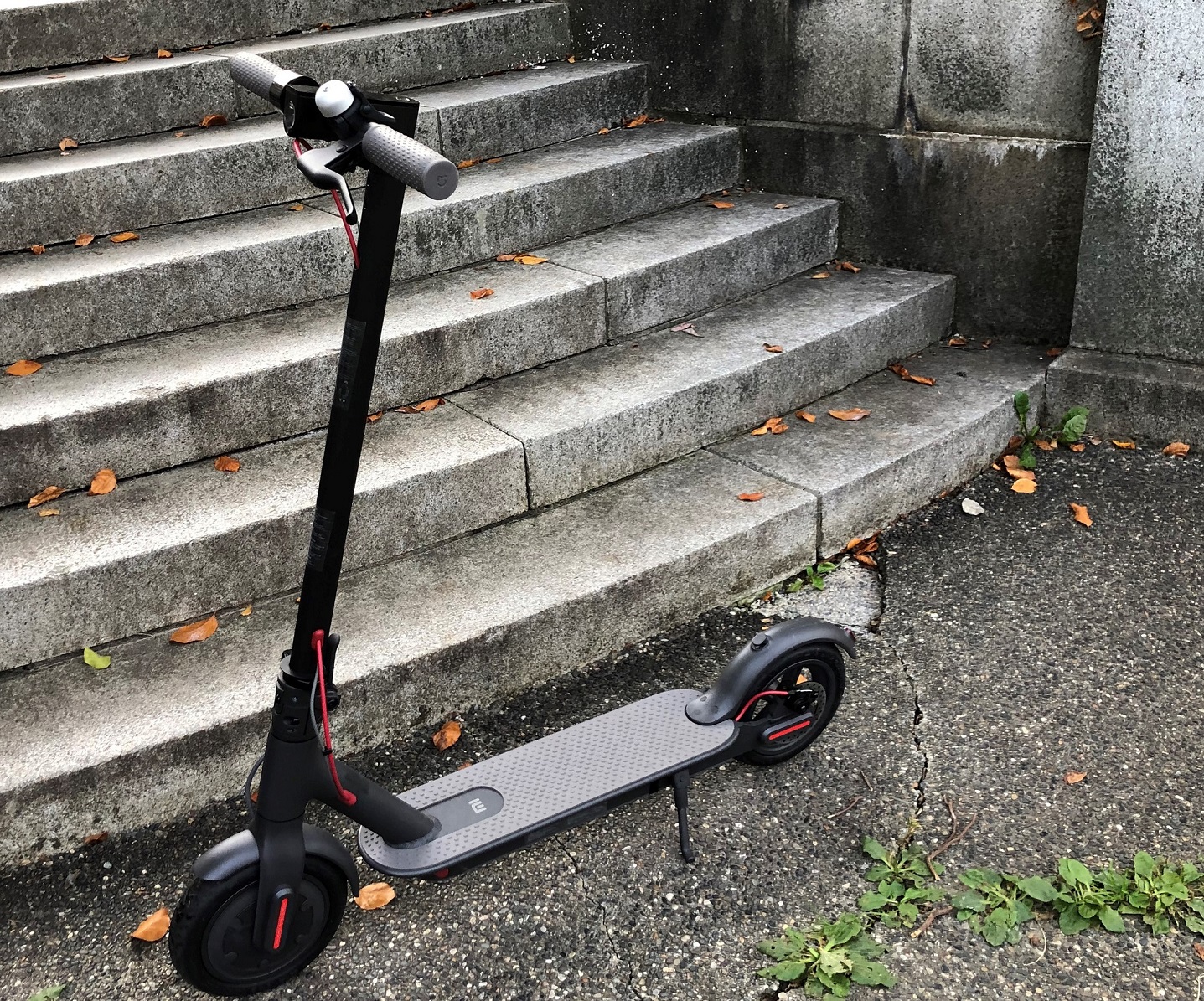 https://blogue.bestbuy.ca/wp-content/uploads/sites/3/2019/11/Mi-Electric-Scooter-Featured-Image.jpg