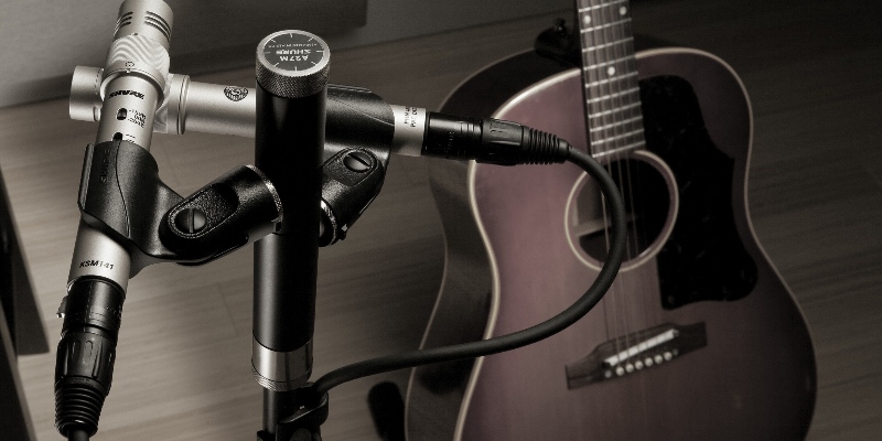 Micro guitare acoustique : Top des microphones pour la guitare acoustique  en 2024