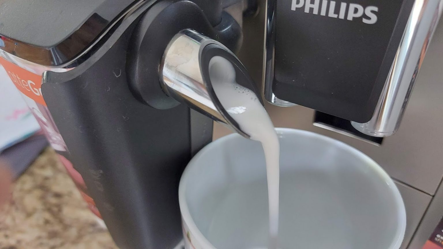 machine à espresso entièrement automatique Series 5400 de Philips