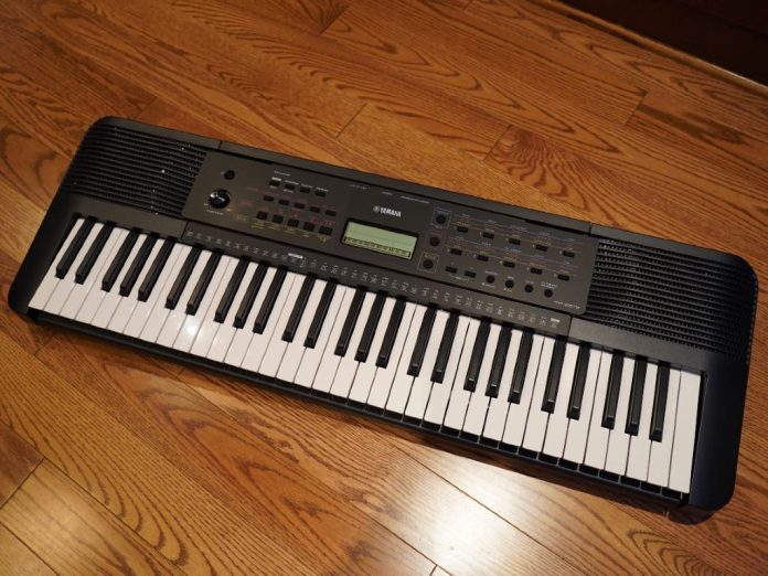 Le clavier PSR-e273 de Yamaha