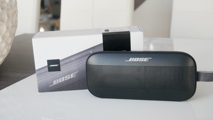 Image of Bose Soundlink Flex with box on table
