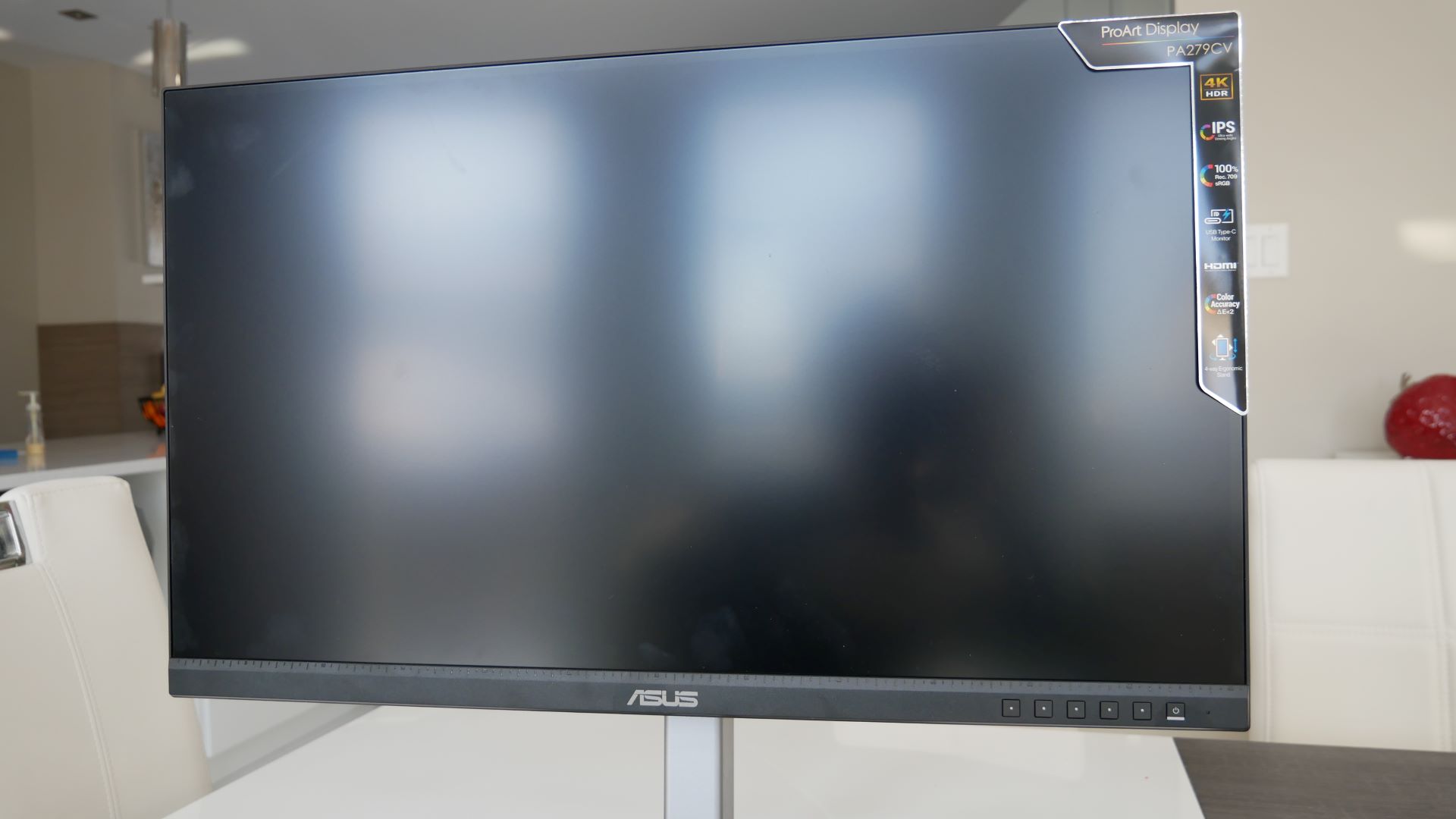 Un écran externe de 14 pouces en Full HD à 60 Hz chez Asus