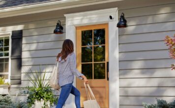 Système de surveillance Arlo et maison protégé