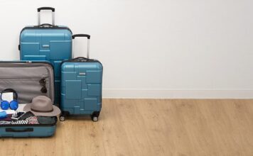 ensemble de 3 valises avec linges pour partir en voyage