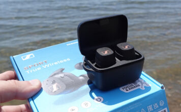 Sport écouteurs de Sennheiser a la plage