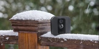 caméra de surveillance Blink Amazon avec de la neige