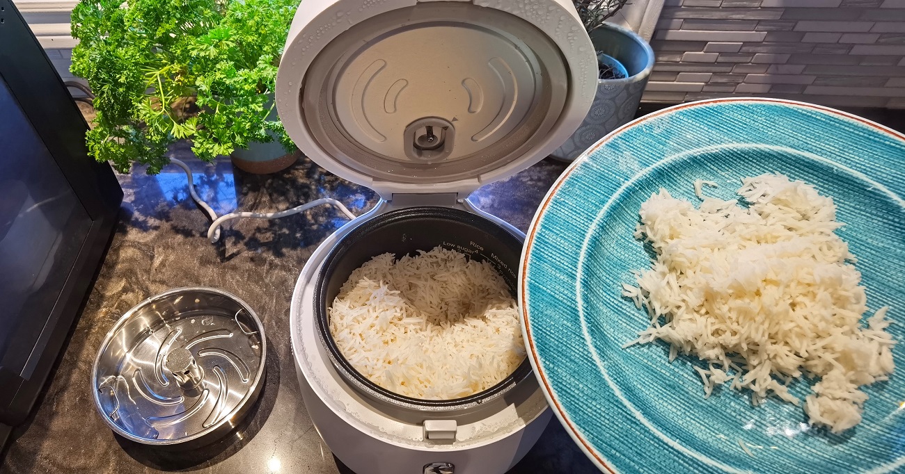 riz cuit avec Cuiseur à riz et cuiseur à vapeur Oryza de JS