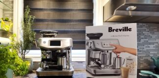Machine à expresso Barista Touch Impress de Breville avec mousseur à lait et moulin à café
