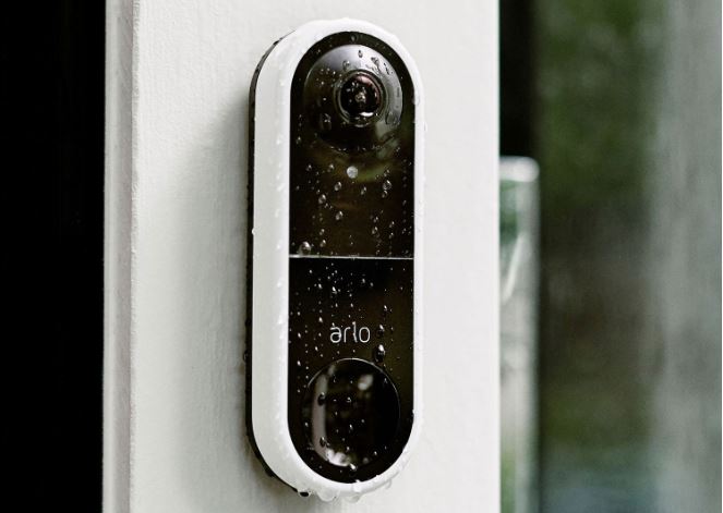 La sécurité de la porte d'entrée est la première des 12 étapes de la maison  intelligente idéale - Blogue Best Buy