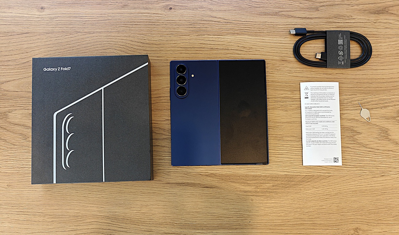 Ouverture de la boite du Galaxy Z Fold7 de Samsung