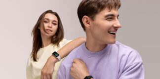 smartwatch vs fitness band for school