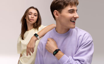 smartwatch vs fitness band for school