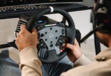 Plongez au cœur de la course avec le volant RS50 de Logitech G