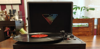 Victrola Journey Glow record player