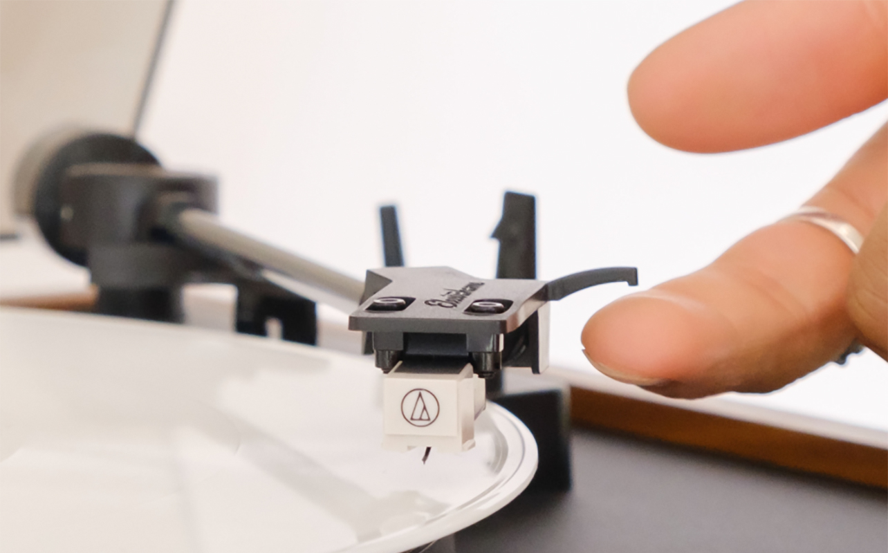 how to clean a record player needle