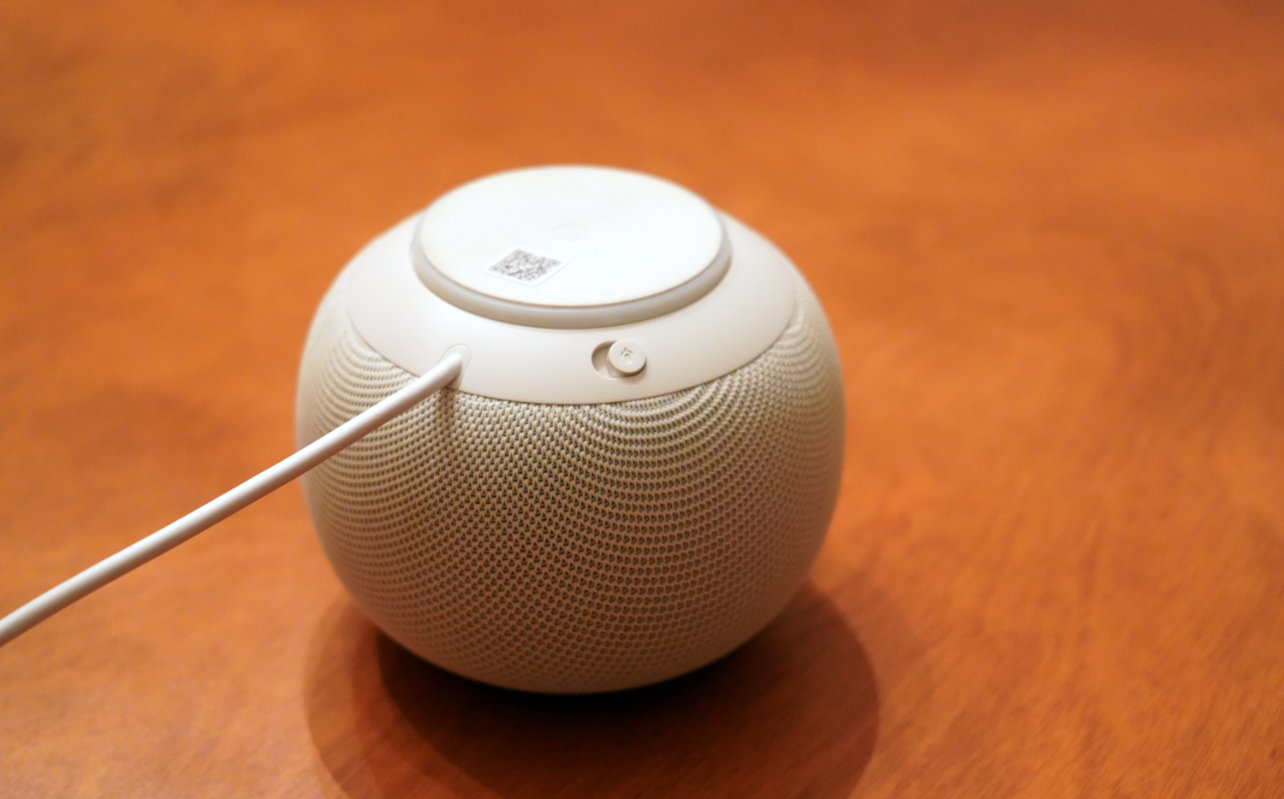 Interrupteur de confidentialité du microphone sur le haut-parleur Google Home